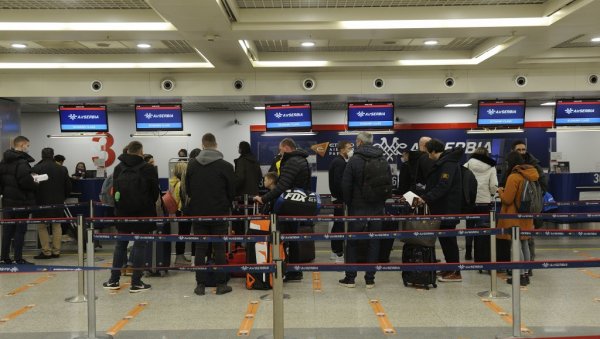 ЗА МОСКВУ ДИРЕКТНО САМО ИЗ БЕОГРАДА: За аеродром Шереметјево из Сурчина одлетео један авион наше националне авио-компаније ЗА МОСКВУ ДИРЕКТНО САМО ИЗ БЕОГРАДА: За аеродром Шереметјево из Сурчина одлетео један авион наше националне авио-компаније