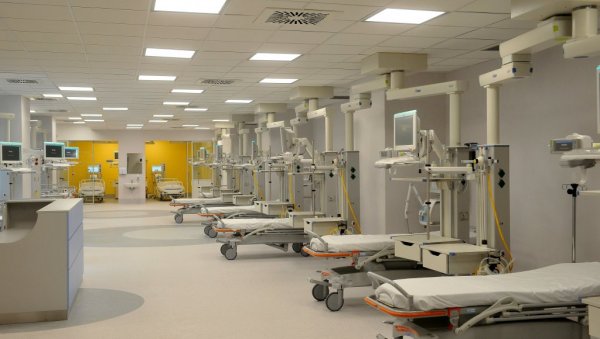 ИЗ СТАРИХ ОРДИНАЦИЈА НОСЕ САМО УСПОМЕНЕ: У Универзитетском клиничком центру Србије почиње пресељење лекара и пацијената у новоизграђену кулу ИЗ СТАРИХ ОРДИНАЦИЈА НОСЕ САМО УСПОМЕНЕ: У Универзитетском клиничком центру Србије почиње пресељење лекара и пацијената у новоизграђену кулу