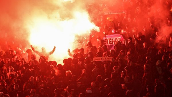 НАВИЈАЧИ ФЕЈЕНОРДА ИПАК СТИЖУ У РИМ: Долазе, иако је УЕФА потврдила да не могу доћи НАВИЈАЧИ ФЕЈЕНОРДА ИПАК СТИЖУ У РИМ: Долазе, иако је УЕФА потврдила да не могу доћи
