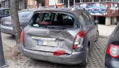 OŠTETIO PET AUTOMOBILA: Saobraćajna nesreća u Kosovskoj Mitrovici
