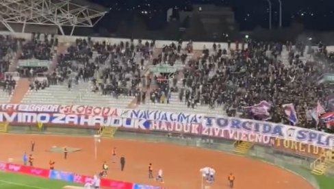 DELIJE U NEVERICI: Torcida Split na hrvatskom derbiju iznela i zastavu navijača Zvezde (FOTO)