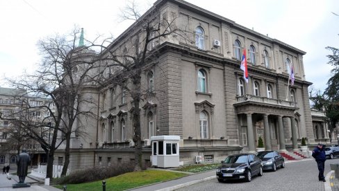 VLAST DOLAZI, ĐILASOVI NEĆE: Izborni proces ušao u finiš, kosultacije kod predsednika sledeće nedelje VLAST DOLAZI, ĐILASOVI NEĆE: Izborni proces ušao u finiš, kosultacije kod predsednika sledeće nedelje