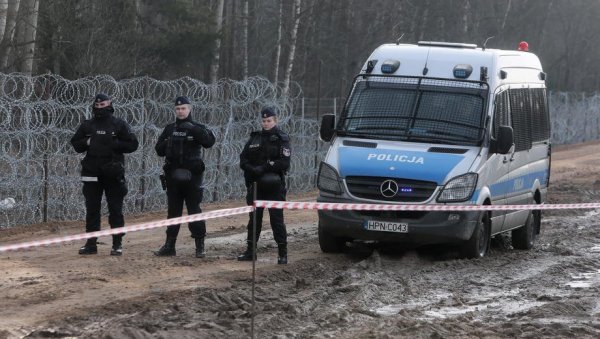 МУШКАРАЦ УПАО У СИРОТИШТЕ, УБИО ДЕВОЈЧИЦУ: Деветоро рањено, ужас у Пољској