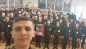 СНИМАК НАЛЕТА АВИОНА: Московски кадети поздрављају руске војнике на фронту (ВИДЕО) СНИМАК НАЛЕТА АВИОНА: Московски кадети поздрављају руске војнике на фронту (ВИДЕО)