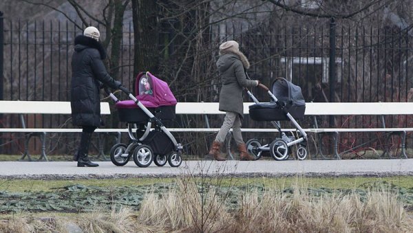 ОВО СУ НОВИ ИЗНОСИ ДЕЧИЈЕГ ДОДАТКА: Од 1. јануара уследиле велике промене ОВО СУ НОВИ ИЗНОСИ ДЕЧИЈЕГ ДОДАТКА: Од 1. јануара уследиле велике промене