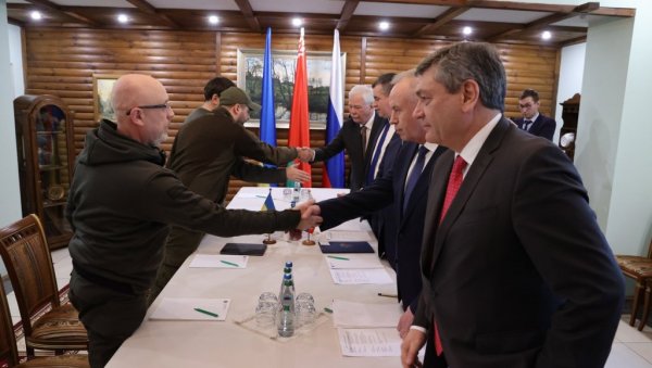 РУСКИ ПРЕГОВАРАЧ: Русија никада није имала за циљ освајање Украјине, Запад и Зеленски су увукли две земље у рат РУСКИ ПРЕГОВАРАЧ: Русија никада није имала за циљ освајање Украјине, Запад и Зеленски су увукли две земље у рат