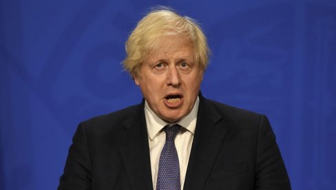 NOVA BLAMAŽA BORISA DŽONSONA: Britanska ITV objavila njegovu sliku kako pije na zabavi za vreme karantina NOVA BLAMAŽA BORISA DŽONSONA: Britanska ITV objavila njegovu sliku kako pije na zabavi za vreme karantina