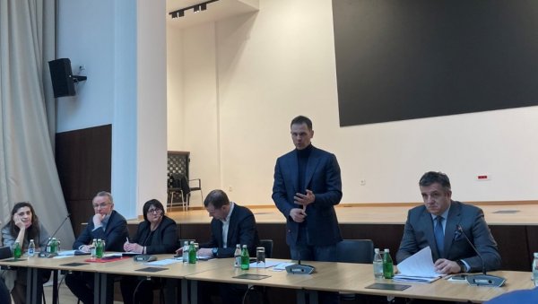 МАЛИ СЕ САСТАО СА ПРЕДСТАВНИЦИМА СПОРТСКИХ УДРУЖЕЊА: Разговарали о прилагођавању пословања са Законом о фискализацији МАЛИ СЕ САСТАО СА ПРЕДСТАВНИЦИМА СПОРТСКИХ УДРУЖЕЊА: Разговарали о прилагођавању пословања са Законом о фискализацији