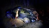 TEŠKA SAOBRAĆAJNA NESREĆA KOD BORA: Ima ugruvanih u sudaru dva automobila TEŠKA SAOBRAĆAJNA NESREĆA KOD BORA: Ima ugruvanih u sudaru dva automobila