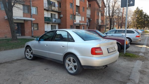 ПРИЈАВИО УБИСТВО И ЗАЋУТАО: Саслушан Неготинац осумњичен да је секиром усмртио Горана Милановића (52) ПРИЈАВИО УБИСТВО И ЗАЋУТАО: Саслушан Неготинац осумњичен да је секиром усмртио Горана Милановића (52)