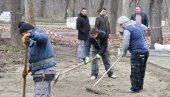 ПОМОЋ ОСОБАМА С ИНВАЛИДИТЕТОМ: У Хајд Парку почела изградња игралишта за грађане са посебним потребама