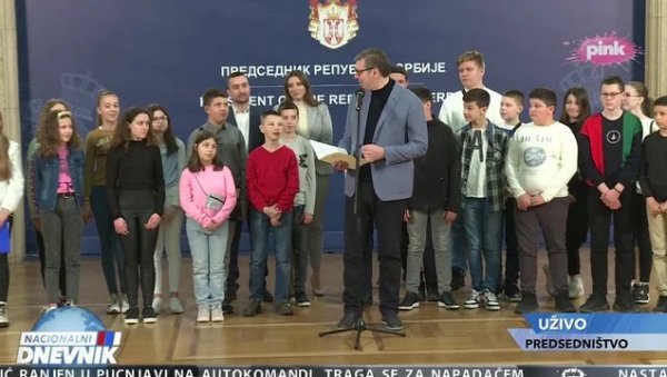 ЕМОТИВНИ ГОВОР ДЕВОЈЧИЦЕ У ПРЕДСЕДНИШТВУ: Јована из Мостара се обратила Вучићу, ево шта је пожелела (ВИДЕО) ЕМОТИВНИ ГОВОР ДЕВОЈЧИЦЕ У ПРЕДСЕДНИШТВУ: Јована из Мостара се обратила Вучићу, ево шта је пожелела (ВИДЕО)