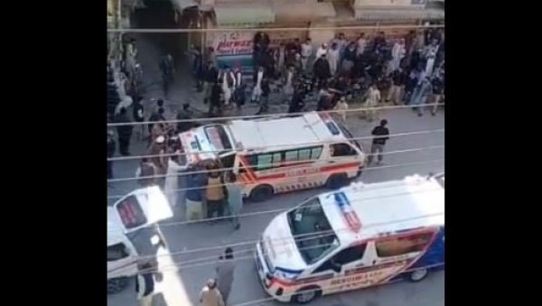 ЦРНИ БИЛАНС ЕКСПЛОЗИЈЕ У ЏАМИЈИ У ПАКИСТАНУ: 63 погинулих и више од 200 рањених (ВИДЕО) ЦРНИ БИЛАНС ЕКСПЛОЗИЈЕ У ЏАМИЈИ У ПАКИСТАНУ: 63 погинулих и више од 200 рањених (ВИДЕО)