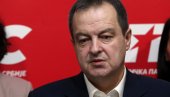 IZRUČENJE MILOŠEVIĆA SRAMOTA: Socijalisti na izbornom skupu u Požarevcu IZRUČENJE MILOŠEVIĆA SRAMOTA: Socijalisti na izbornom skupu u Požarevcu