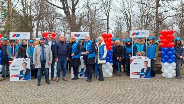НАПРЕДЊАЦИ ПОСЕТИЛИ ЈУЖНОБАНАТСКИ ОКРУГ: Успеси Србије се заснивају на инвестицијама и на породичним пословима НАПРЕДЊАЦИ ПОСЕТИЛИ ЈУЖНОБАНАТСКИ ОКРУГ: Успеси Србије се заснивају на инвестицијама и на породичним пословима