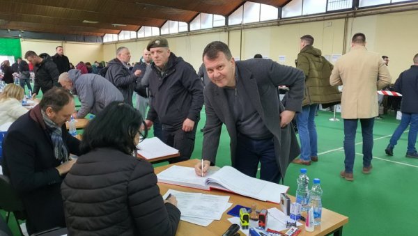 МИРОВИЋ ПОДРЖАО КАНДИДАТУРУ ВУЧИЋА: Сачуваће мир и наставити да предводи економски развој Србије МИРОВИЋ ПОДРЖАО КАНДИДАТУРУ ВУЧИЋА: Сачуваће мир и наставити да предводи економски развој Србије