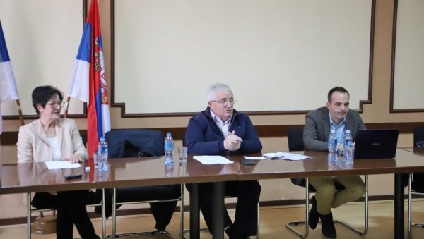 135 ХИЉАДА ЕВРА СТИГЛО У СЕЧАЊ: Средства намењена за више сегмената (ФОТО) 135 ХИЉАДА ЕВРА СТИГЛО У СЕЧАЊ: Средства намењена за више сегмената (ФОТО)