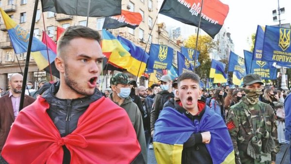 НЕ, УКРАЈИНЦИ НИСУ СТИГЛИ НА МУНДИЈАЛ И НИСУ УХАПШЕНИ: Скандал који је дигао Русију на ноге - није се десио НЕ, УКРАЈИНЦИ НИСУ СТИГЛИ НА МУНДИЈАЛ И НИСУ УХАПШЕНИ: Скандал који је дигао Русију на ноге - није се десио
