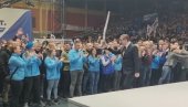 ГРОМОГЛАСАН АПЛАУЗ: Погледајте излазак Вучића на бину на митингу у Лесковцу (ВИДЕО) ГРОМОГЛАСАН АПЛАУЗ: Погледајте излазак Вучића на бину на митингу у Лесковцу (ВИДЕО)