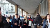 BRNABIĆEVA NAKON PREDAJE POTPISA: Cilj ja da napravimo istoriju 3. aprila (VIDEO) BRNABIĆEVA NAKON PREDAJE POTPISA: Cilj ja da napravimo istoriju 3. aprila (VIDEO)