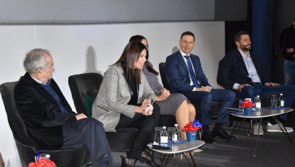 СКУП ПОВОДОМ 8. МАРТА: Жена је основ сваке породице, сваког снажног друштва и државе СКУП ПОВОДОМ 8. МАРТА: Жена је основ сваке породице, сваког снажног друштва и државе