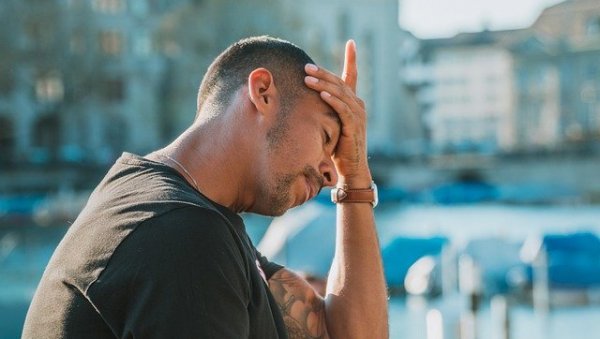 АНТИДЕПРЕСИВИМА ПРОТИВ МИГРЕНЕ? Поједине терпије и превентивно могу да делују код болова главе АНТИДЕПРЕСИВИМА ПРОТИВ МИГРЕНЕ? Поједине терпије и превентивно могу да делују код болова главе