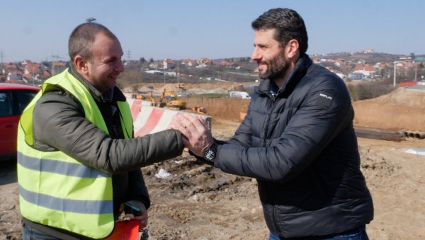 ПРОЈЕКАТ НА КОЈИ СЕ ЧЕКАЛО ДЕЦЕНИЈАМА: Шапић обишао радове на обилазници око Београда (ФОТО) ПРОЈЕКАТ НА КОЈИ СЕ ЧЕКАЛО ДЕЦЕНИЈАМА: Шапић обишао радове на обилазници око Београда (ФОТО)