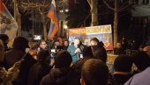 НОВИ СКУП ПОДРШКЕ РУСИЈИ У ПОДГОРИЦИ: Тврдо стојимо на вашој страни (ФОТО) НОВИ СКУП ПОДРШКЕ РУСИЈИ У ПОДГОРИЦИ: Тврдо стојимо на вашој страни (ФОТО)