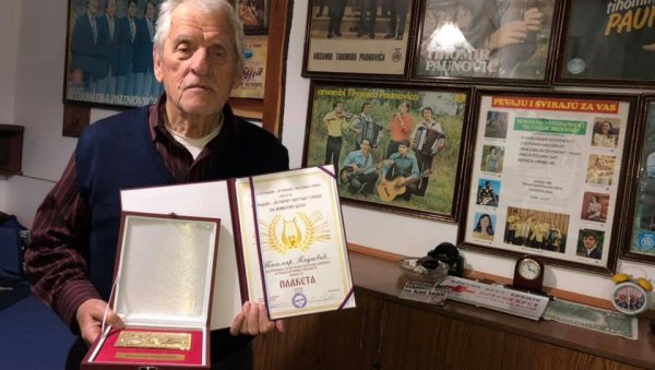 ОДЛАЗАК ТИХОМИРА ТИХЕ ПАУНОВИЋА: Преминуо чувени виртуоз на фрули ОДЛАЗАК ТИХОМИРА ТИХЕ ПАУНОВИЋА: Преминуо чувени виртуоз на фрули