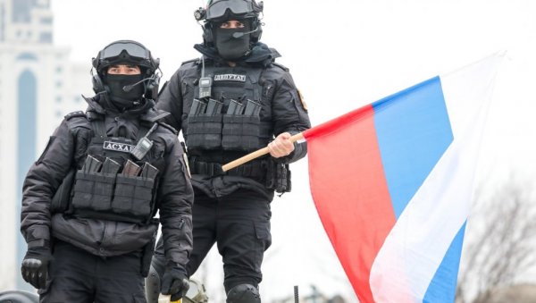 РАТ У УКРАЈИНИ: Чеченски борци су спремни да сруше нови Азов; У ДНР тренутно 2.300 заробљеника из Азовстаља (ФОТО/ВИДЕО) РАТ У УКРАЈИНИ: Чеченски борци су спремни да сруше нови Азов; У ДНР тренутно 2.300 заробљеника из Азовстаља (ФОТО/ВИДЕО)