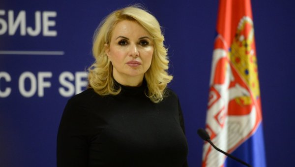 ДАРИЈА КИСИЋ: Од недеље Торлакова вакцина против сезонског грипа доступна широм Србије ДАРИЈА КИСИЋ: Од недеље Торлакова вакцина против сезонског грипа доступна широм Србије