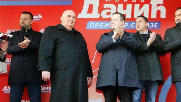 СКУП САВЕЗА СПС-ЈС-ЗС У СМЕДЕРЕВУ: Жене су вреднији део друштва СКУП САВЕЗА СПС-ЈС-ЗС У СМЕДЕРЕВУ: Жене су вреднији део друштва