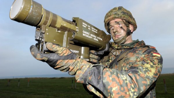 ШАЉУ РАКЕТЕ УМЕСТО МИГОВА 29: Наоружавање Украјине западна војна алијанса свела на системе за борбу против тенкова и пројектилe ШАЉУ РАКЕТЕ УМЕСТО МИГОВА 29: Наоружавање Украјине западна војна алијанса свела на системе за борбу против тенкова и пројектилe
