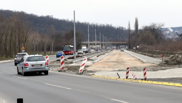 ДРУГИ ДЕО БУЛЕВАРА У МАЈУ? Како теку радови на делу саобраћајнице Патријарха Павла, пре радова од Хиподрома до Кошутњака - демонтажа шина ДРУГИ ДЕО БУЛЕВАРА У МАЈУ? Како теку радови на делу саобраћајнице Патријарха Павла, пре радова од Хиподрома до Кошутњака - демонтажа шина