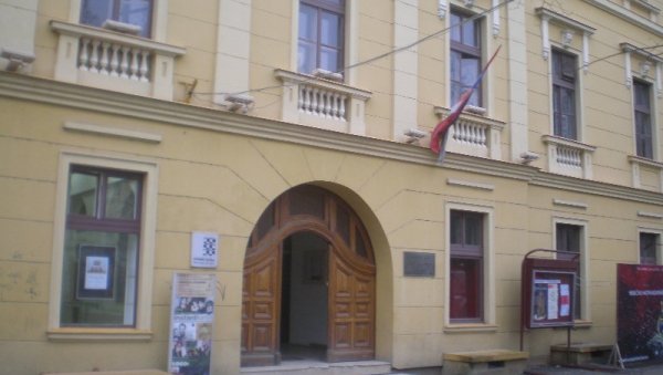 УСКОРО СВЕ ПОЗОРИШНЕ МАШИНЕ: Објављена селекција Фестивала професионалних позоришта Војводине УСКОРО СВЕ ПОЗОРИШНЕ МАШИНЕ: Објављена селекција Фестивала професионалних позоришта Војводине