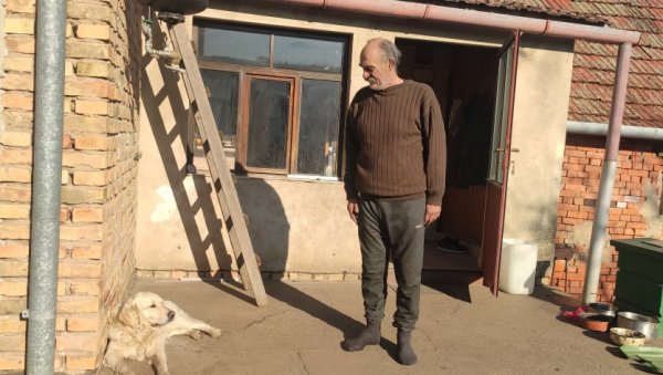 ПОКУШАО САМ ДА СПАСЕМ СЛАВИЦУ, АЛИ БИЛО ЈЕ КАСНО: Потресна исповест Драгана чија је супруга изгорела након што се запалила кварцна пећ ПОКУШАО САМ ДА СПАСЕМ СЛАВИЦУ, АЛИ БИЛО ЈЕ КАСНО: Потресна исповест Драгана чија је супруга изгорела након што се запалила кварцна пећ