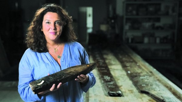 СТОПАМА СТАРИХ ЕГИПЋАНА, ГРКА, РИМЉАНА, ПЕРСИЈАНАЦA: Награђивана историчарка Бетани Хјуз o новom документарнom серијалу Трагање за благом СТОПАМА СТАРИХ ЕГИПЋАНА, ГРКА, РИМЉАНА, ПЕРСИЈАНАЦA: Награђивана историчарка Бетани Хјуз o новom документарнom серијалу Трагање за благом