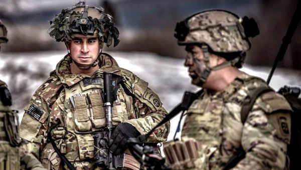 АМЕРИЧКИ ПАДОБРАНЦИ НЕДАЛЕКО ОД ГРАНИЦЕ СА УКРАЈИНОМ: Могли би да постану мета ако НАТО уђе у рат, отворена врућа линија АМЕРИЧКИ ПАДОБРАНЦИ НЕДАЛЕКО ОД ГРАНИЦЕ СА УКРАЈИНОМ: Могли би да постану мета ако НАТО уђе у рат, отворена врућа линија