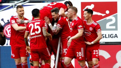 FORTUNA DELI PETARDE ŠAKOM I KAPOM: Drugoligaški derbi u osmini finala nemačkog kupa FORTUNA DELI PETARDE ŠAKOM I KAPOM: Drugoligaški derbi u osmini finala nemačkog kupa