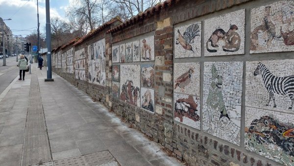 ОГРАДА ЗОО-ВРТА ПОСТАВКА МОЗАИКА: Царство животиња више од две деценије красе радови студената Факултета ликовних уметности ОГРАДА ЗОО-ВРТА ПОСТАВКА МОЗАИКА: Царство животиња више од две деценије красе радови студената Факултета ликовних уметности