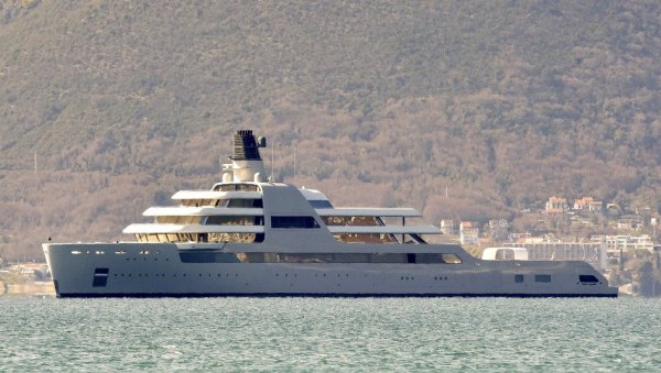 КУДА ПЛОВИ АБРАМОВИЧЕВА СУПЕР ЈАХТА? Ка Турској или Блиском истоку КУДА ПЛОВИ АБРАМОВИЧЕВА СУПЕР ЈАХТА? Ка Турској или Блиском истоку