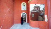 ЗАШТО ЈЕ МАНАСТИР ЖИЧА ЦРВЕНЕ БОЈЕ: Свети Сава захтевао - разлог лежи у хришћанском веровању