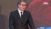 ВУЧИЋ НА ОТВАРАЊУ ФАБРИКЕ У ВРАЊУ: У Текласу ће бити запослено око 1.500 људи (ВИДЕО) ВУЧИЋ НА ОТВАРАЊУ ФАБРИКЕ У ВРАЊУ: У Текласу ће бити запослено око 1.500 људи (ВИДЕО)