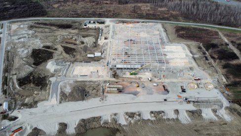 NIČU POGONI JAPANSKOG GIGANTA U NOVOM SADU: Proizvodnja u fabrici čuvene korporacije Nidek u Srbiji startovaće početkom naredne godine NIČU POGONI JAPANSKOG GIGANTA U NOVOM SADU: Proizvodnja u fabrici čuvene korporacije Nidek u Srbiji startovaće početkom naredne godine