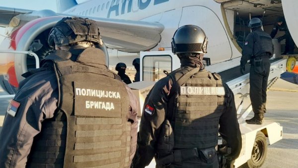 ЗАВРШЕН ПРЕГЛЕД АВИОНА: Ево шта је пронађено у летелици која је враћена на аеродром “Никола Тесла” ЗАВРШЕН ПРЕГЛЕД АВИОНА: Ево шта је пронађено у летелици која је враћена на аеродром “Никола Тесла”