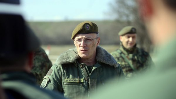 МОЈСИЛОВИЋ КОНТАКТИРАО КОМАНДАНТА КФОРА Вучић: Поједини људи из Приштине као да имају фабрику за производњу проблема МОЈСИЛОВИЋ КОНТАКТИРАО КОМАНДАНТА КФОРА Вучић: Поједини људи из Приштине као да имају фабрику за производњу проблема