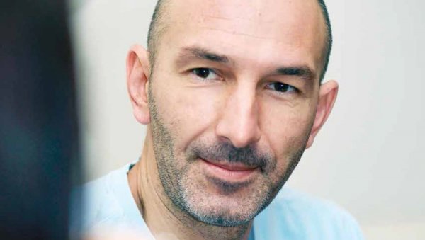 ТЕЛЕВИЗИЈА НЕ, ЈАВНИ НАСТУП ДА: Огњен Узелац о забранама и дозволама за коришћење лика и дела Балашевића ТЕЛЕВИЗИЈА НЕ, ЈАВНИ НАСТУП ДА: Огњен Узелац о забранама и дозволама за коришћење лика и дела Балашевића