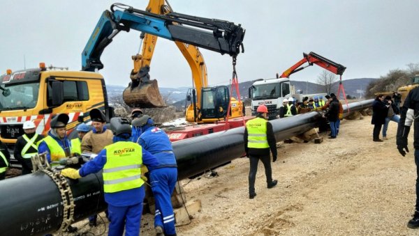 САД ПРИТИСКАЈУ СРБИЈУ И БУГАРСКУ ЗАВРТАЊЕМ ГАСА? Бура у јавности због упозорења да би сусед могао да прекине снабдевање наше земље САД ПРИТИСКАЈУ СРБИЈУ И БУГАРСКУ ЗАВРТАЊЕМ ГАСА? Бура у јавности због упозорења да би сусед могао да прекине снабдевање наше земље