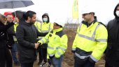 JEDINSTVO NAM JE NAJPOTREBNIJE: Ministar Momirović obišao radove na novoj saobraćajnici JEDINSTVO NAM JE NAJPOTREBNIJE: Ministar Momirović obišao radove na novoj saobraćajnici