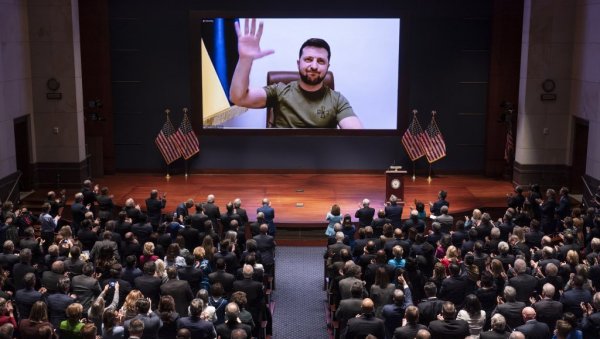 АМЕРИКА НЕ ЖЕЛИ ДА БАНКРОТИРА Амерички сенатор објаснио зашто је блокирао помоћ Кијеву АМЕРИКА НЕ ЖЕЛИ ДА БАНКРОТИРА Амерички сенатор објаснио зашто је блокирао помоћ Кијеву